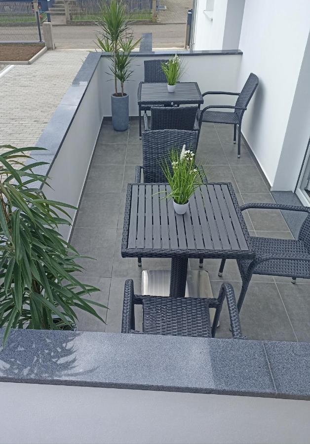 Ebs Paradies Rheinhausen Luaran gambar