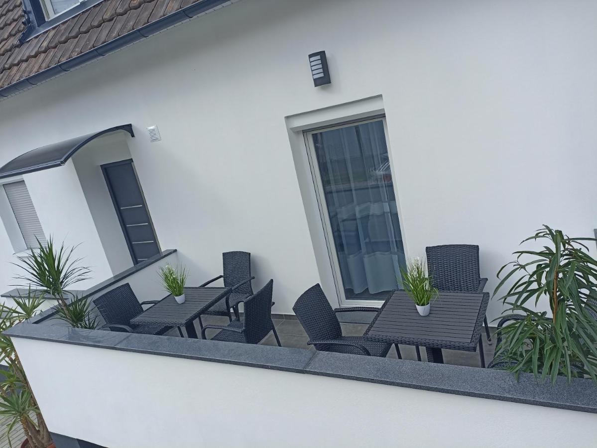 Ebs Paradies Rheinhausen Luaran gambar